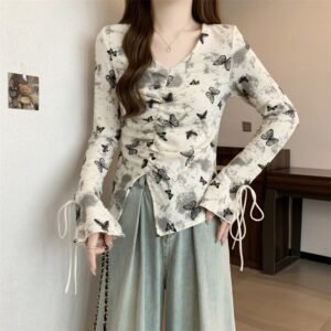 Big size fat MM autumn and winter irregular long-sleeved slim T-shirt sweet spicy style butterfly print V-neck top beautiful small shirt | 1010